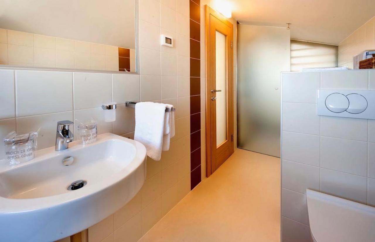 Boutique Wrungel Hotel Vrsar Ngoại thất bức ảnh